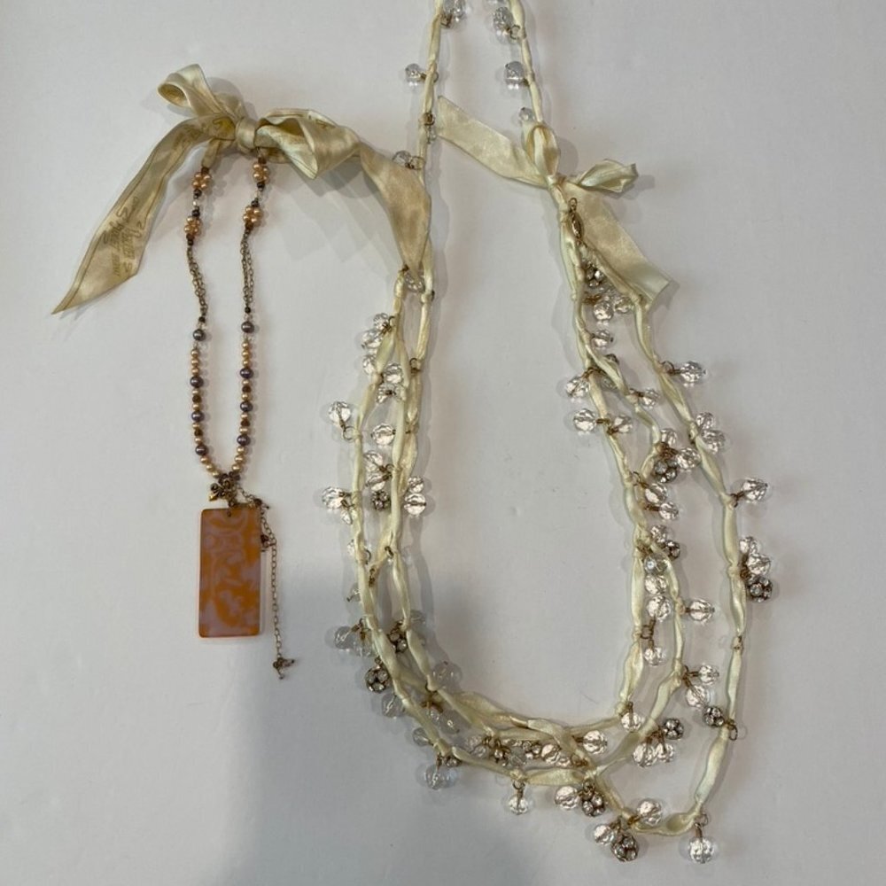 Lot of 2 necklaces on satin ribbon